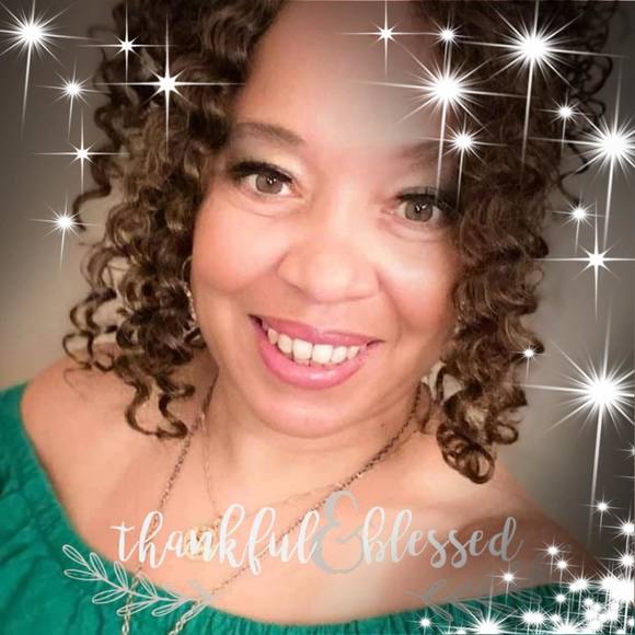 Meet your Posher, Anissa - Picture 1 of 1